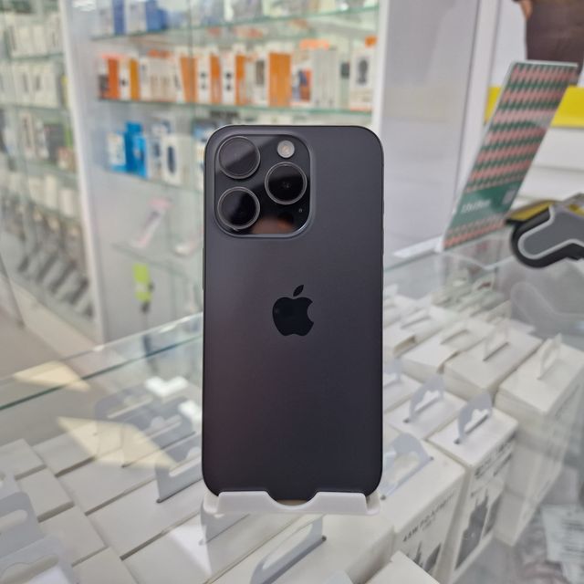 Apple IPhone 15 Pro 128GB Space Gray Usado