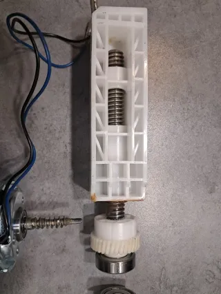 Dos motores con sinfin 24v