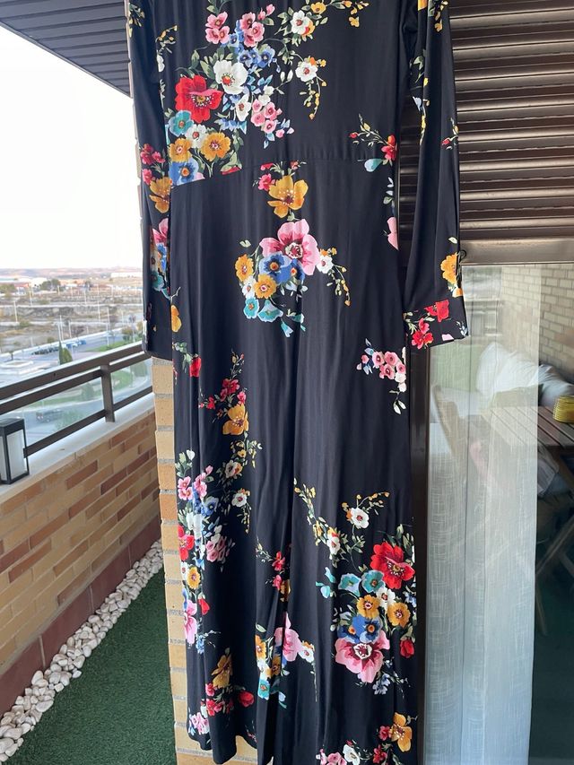 Vestido largo flores negro manga larga