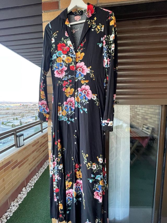 Vestido largo flores negro manga larga