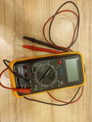 Multímetro Velleman DVM