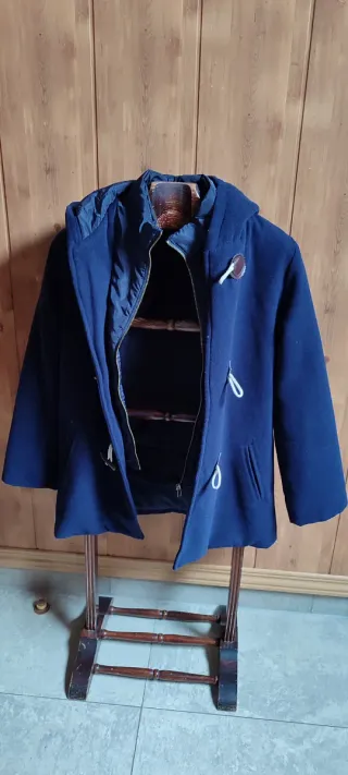 Trenca abrigo capucha azul marino