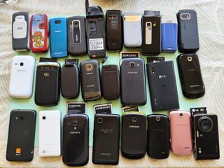 Lote de móviles Nokia, Samsung, LG...