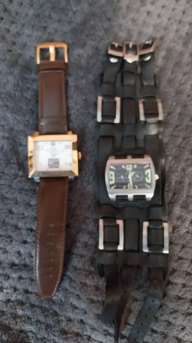 2 Relojes uno de Cincuenta