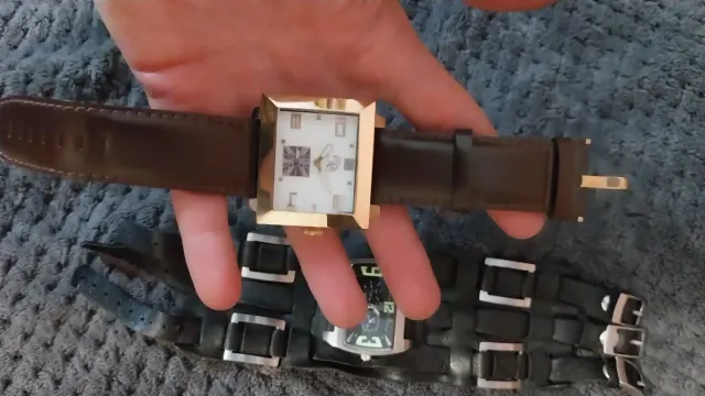 2 Relojes uno de Cincuenta