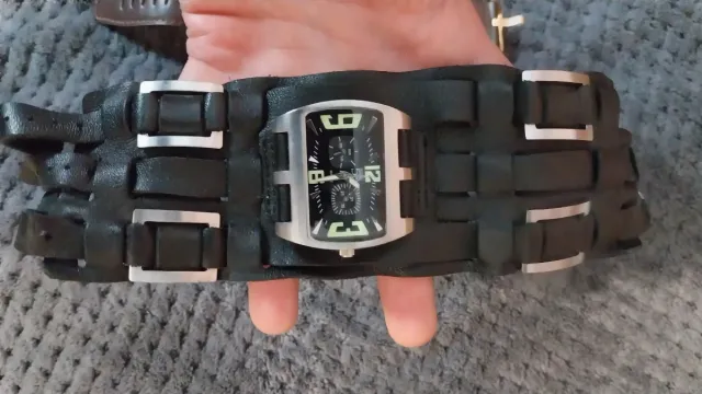 2 Relojes uno de Cincuenta