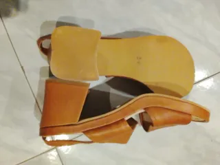 LOTE Sandalias de piel color Camel