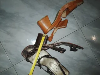 LOTE Sandalias de piel color Camel