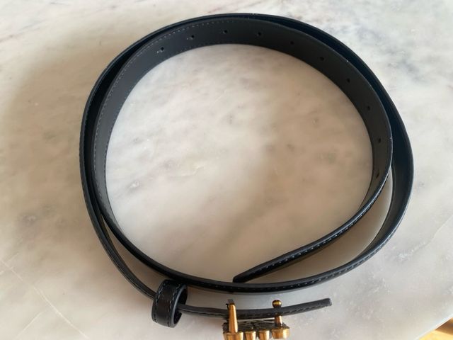 Cinturón  Negro Hebilla Dorada