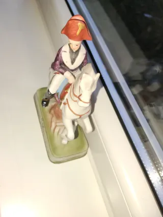 Figura de porcelana ecuestre Ney