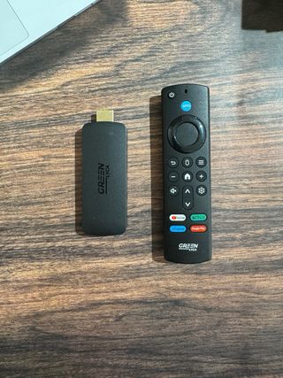 Android TV Stick 4K Full HD - 2GB RAM / 16GB ROM