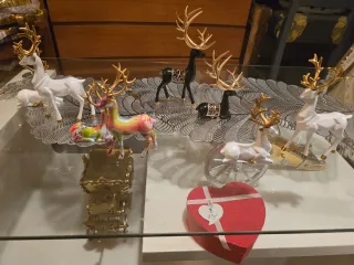 Ciervos decorativos multicolores