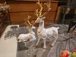 Ciervos decorativos multicolores