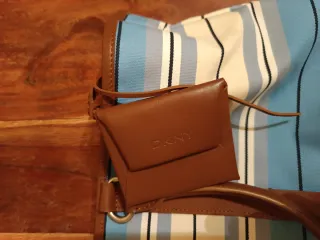 Bolso DKNY rayas azul y beige