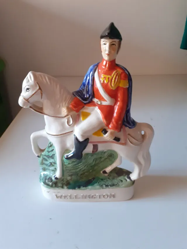 Figura Wellington a Caballo Porcelana