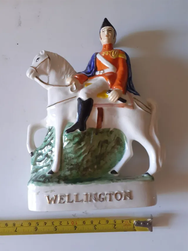 Figura Wellington a Caballo Porcelana