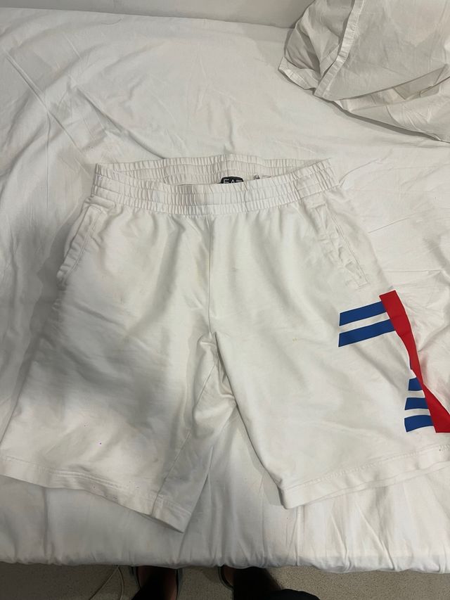 Emporio Armani Shorts Blancos con Rayas