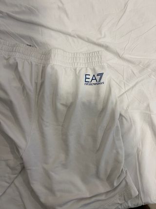 Emporio Armani Shorts Blancos con Rayas