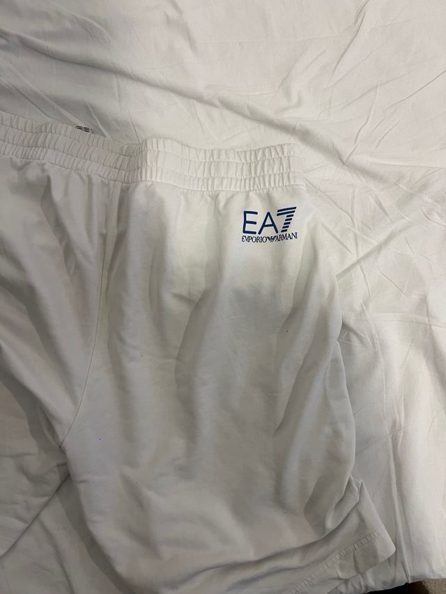 Emporio Armani Shorts Blancos con Rayas