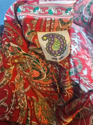 Blusa estampada roja