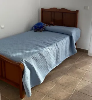 Cama Individual de 105 cm con Marco de Madera