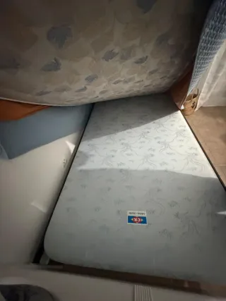 Cama Individual de 105 cm con Marco de Madera