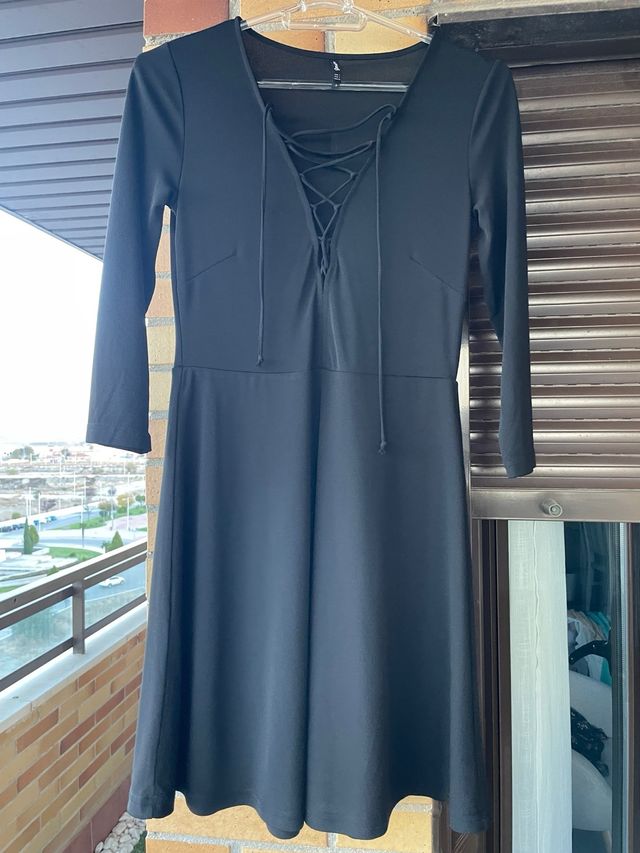 Vestido negro mujer con cordones
