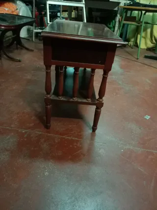 Mesita auxiliar madera maciza con cajón