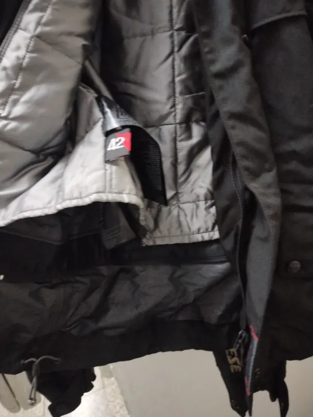 2 Chaquetas Moto Dainese Negras y Azules