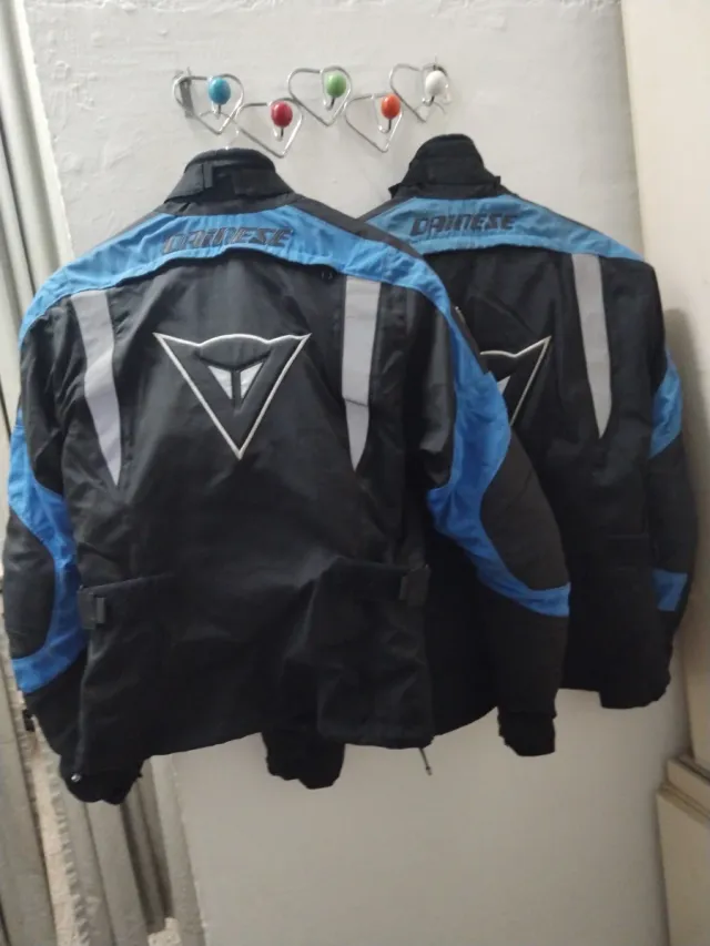 2 Chaquetas Moto Dainese Negras y Azules