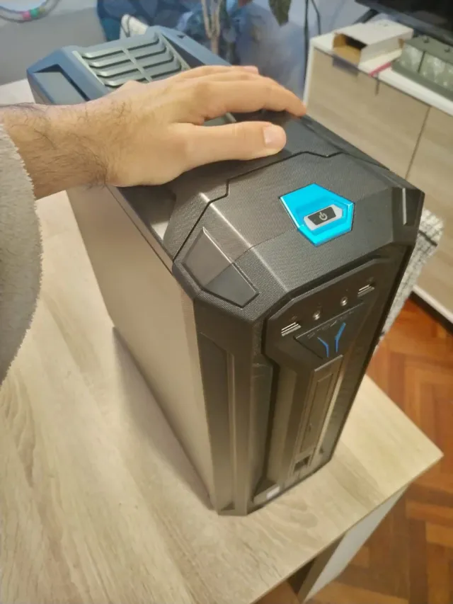 Torre PC Medion Negra