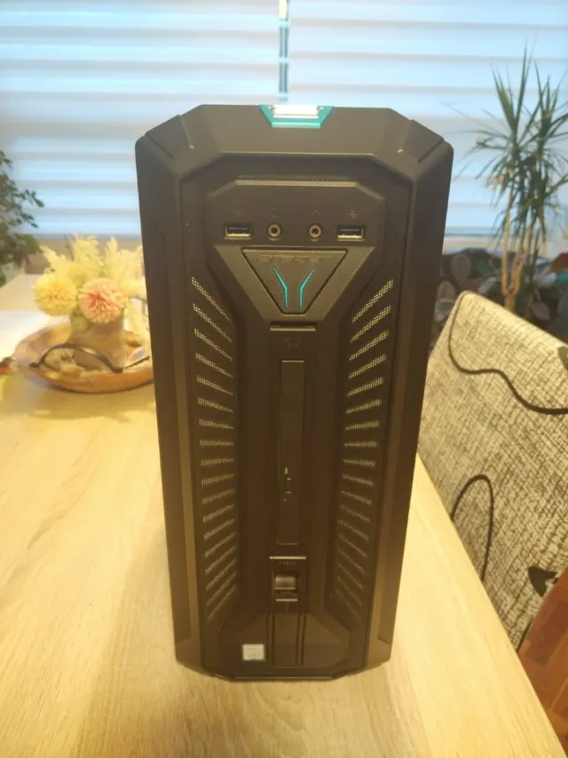 Torre PC Medion Negra