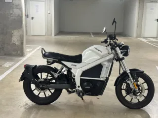 Moto Eléctrica Horwin CR6 Blanca