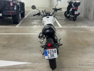 Moto Eléctrica Horwin CR6 Blanca