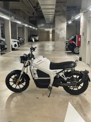 Moto Eléctrica Horwin CR6 Blanca