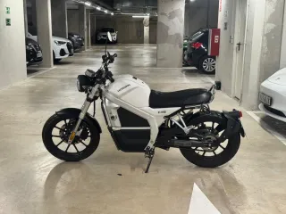 Moto Eléctrica Horwin CR6 Blanca