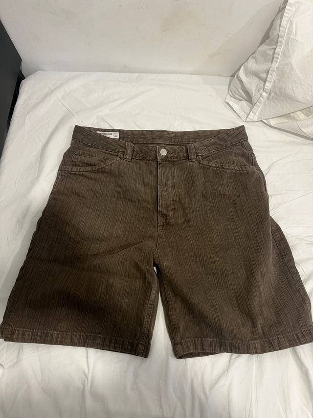 Pantalón corto Bershka marrón juvenil