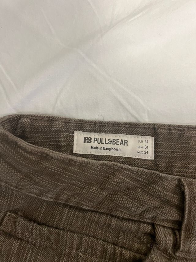 Pantalón corto Bershka marrón juvenil