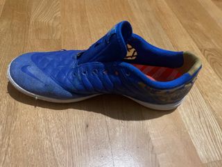 Zapatillas Futsal Nike Azules y Naranjas