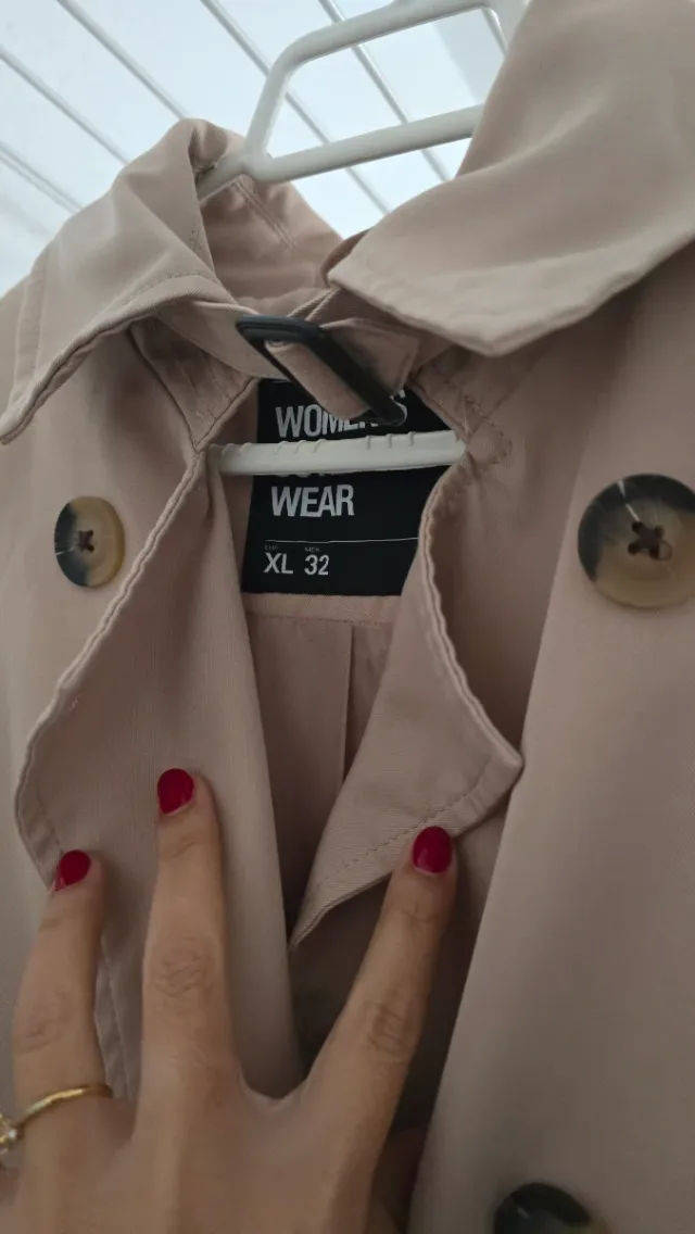 Gabardina beige mujer