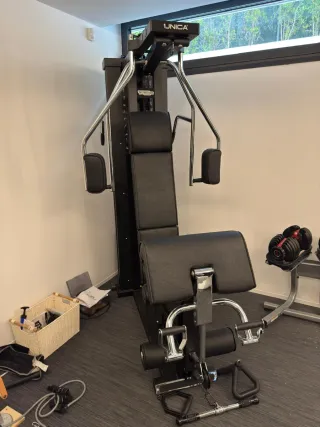 Máquina de gimnasio Technogym UNICA