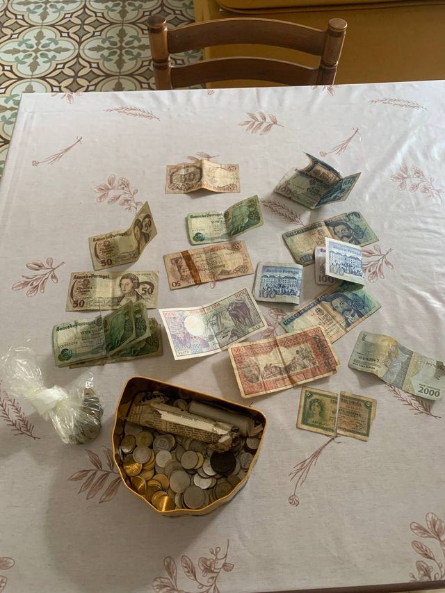 Dinero antiguo de varios países