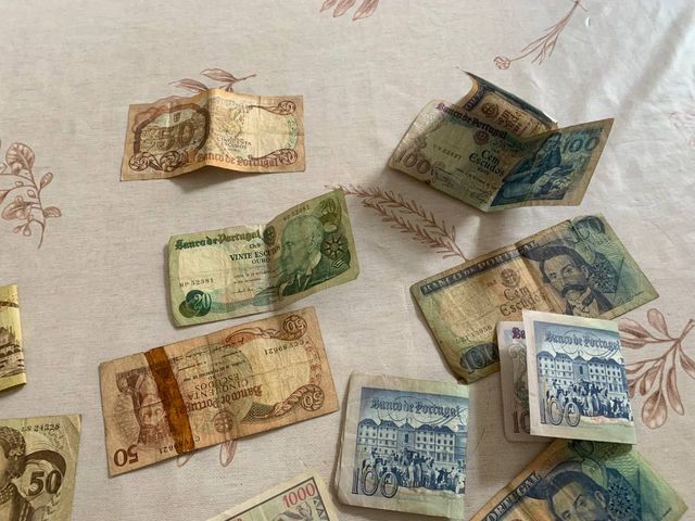 Dinero antiguo de varios países