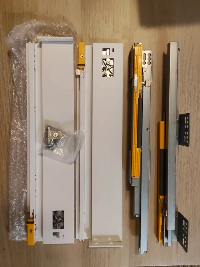 Cajón cocina Emuca 44 cm fondo, con guías