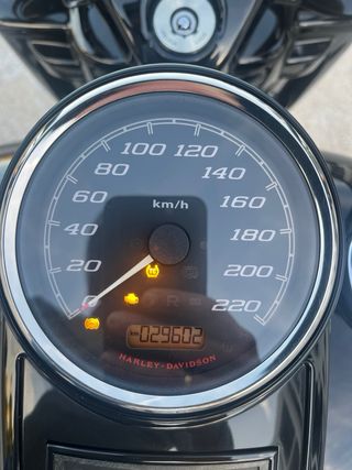 Harley Davidson Road King Special Negra