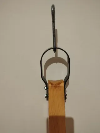 Jamonero de madera y metal