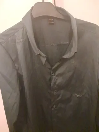 Camisa verde de botones