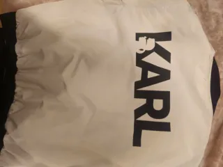 Chaqueta Karl Lagerfeld Talla XL ORIGINAL.. es L