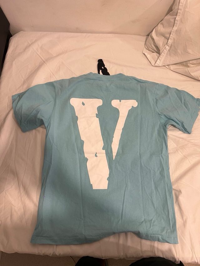 Camiseta Vlone Azul y Blanca