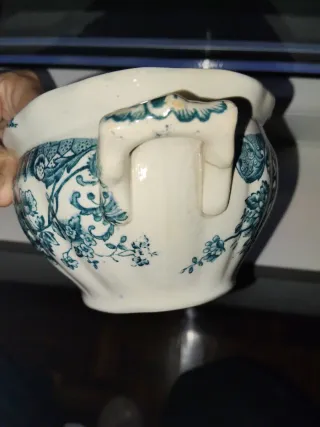 Sopera Victoria porcelana pintada a mano